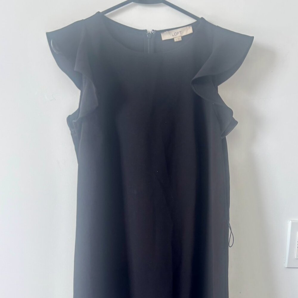LOFT Black Ruffle Sleeve Shift Dress – Size 2 – Gently Worn